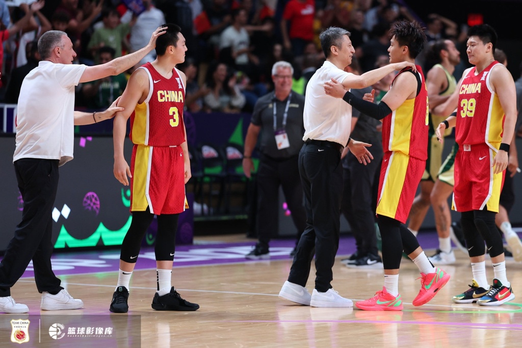 新京报：五棵松再次成为中国男篮的主场 筹备工作已进入冲刺阶段