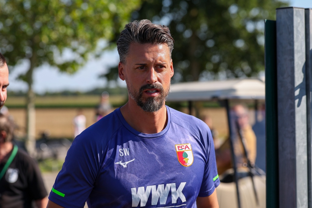 德媒评瓦格纳带奥格斯堡0-6惨败：教练风头盖过球队，想一步登天