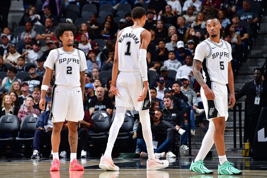 马刺队史首次开局5连胜！解说：打弱队红利 但攻防体系已初步成型